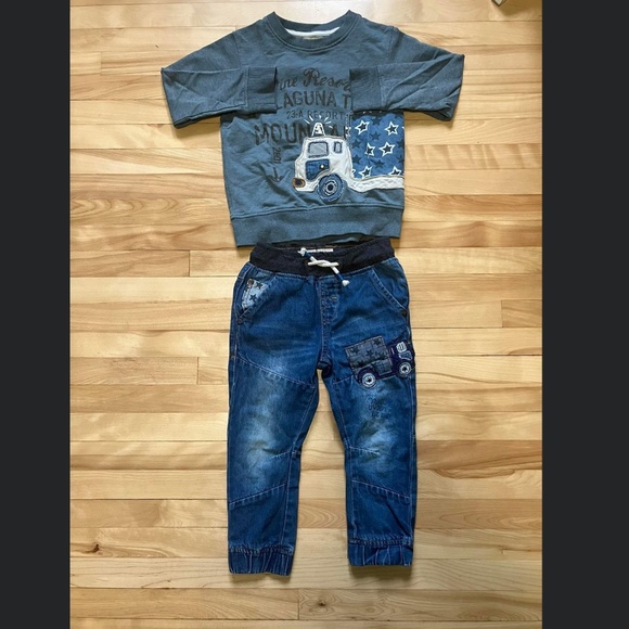 Next 2-3 jeans crewneck sweater outfit for boys - Picture 1 of 1